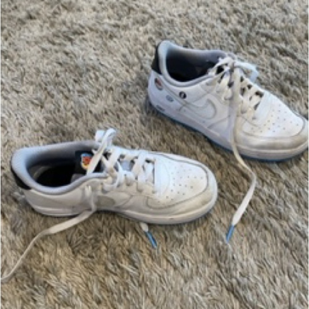 Little kids Nike shoes. Size 1